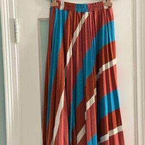 Made in Italy Pleaded multi color glitter skirt with geometric design. One size